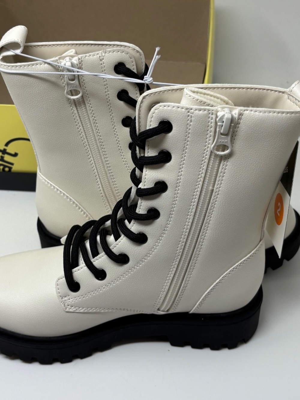 Art Class Girls Size 2 Khari Zip Up Boots Cream Faux Leather Black Lug Soles NEW - Picture 4 of 7